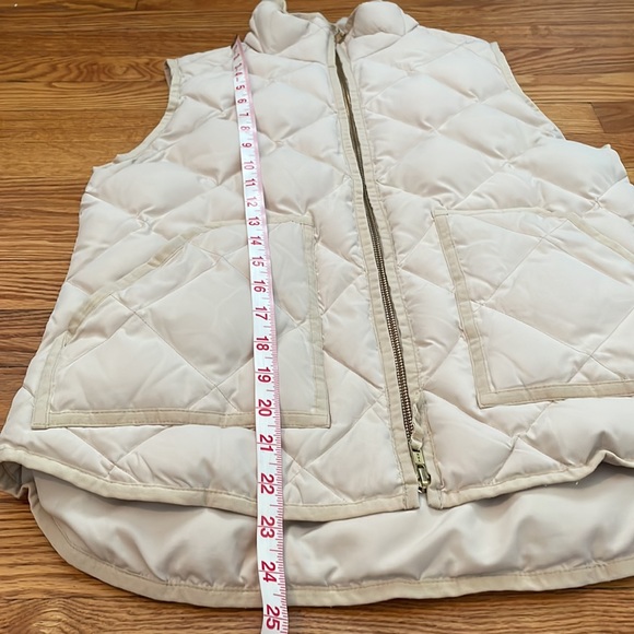J. Crew Factory Cream Puffer Vest Down Blend Size S - Picture 7 of 10